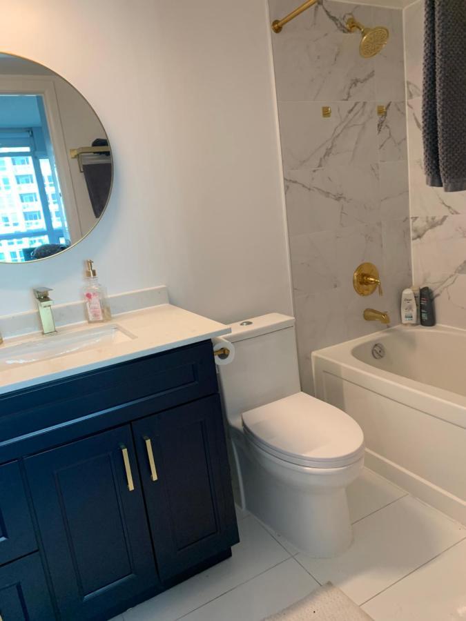 Downtown Waterfront Suites With Cn Tower Views Toronto Esterno foto