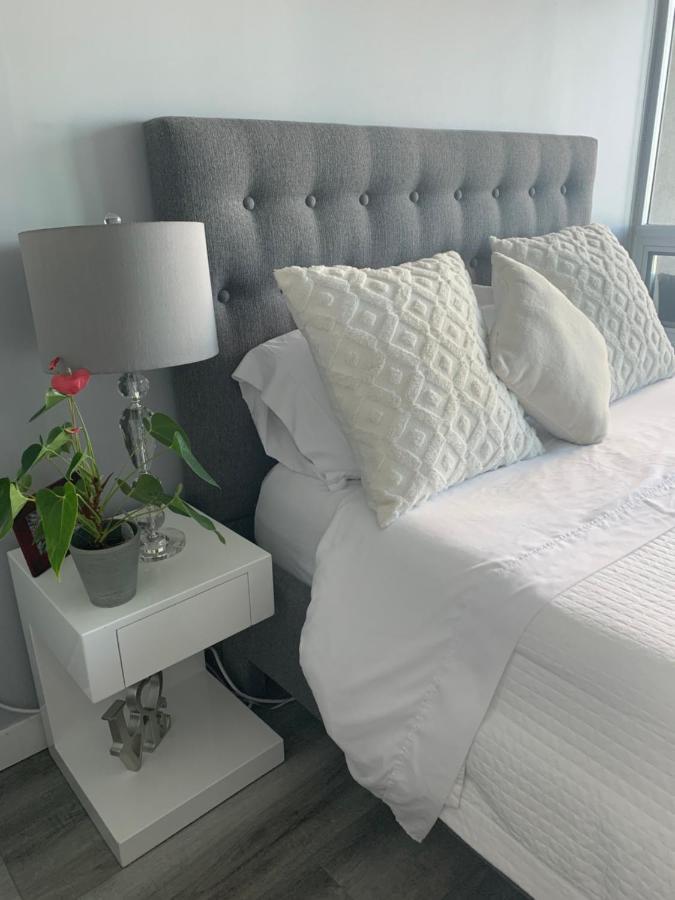 Downtown Waterfront Suites With Cn Tower Views Toronto Esterno foto